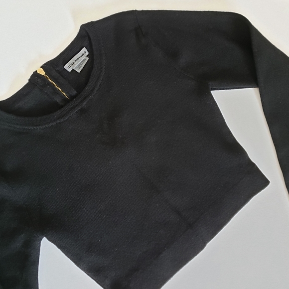 Club Monaco Black Knit Cropped Top With Back Zipper Accent - Picture 3 of 10